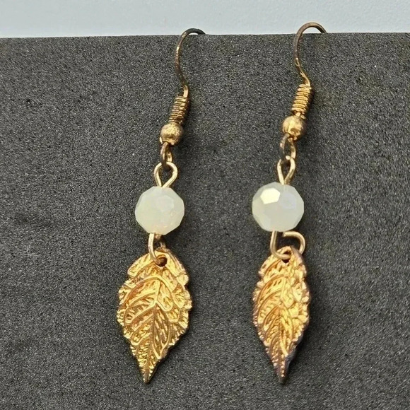 Copper Leaf White Bead Hook Dangle Boho Retro Earrings Fashion Jewelry E26 - Picture 4 of 5